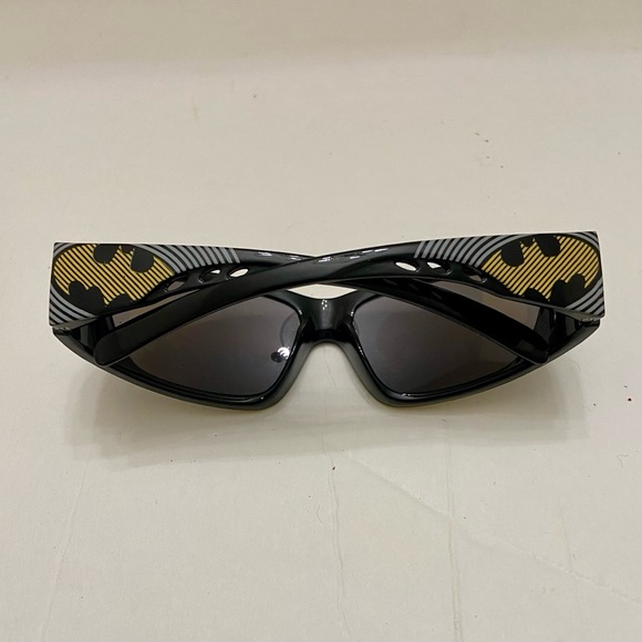 TM & DC Comics Batman Kid’s Sunglasses - Picture 2 of 13